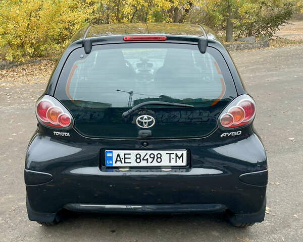 Черный Тойота Айго, объемом двигателя 1 л и пробегом 135 тыс. км за 4900 $, фото 18 на Automoto.ua