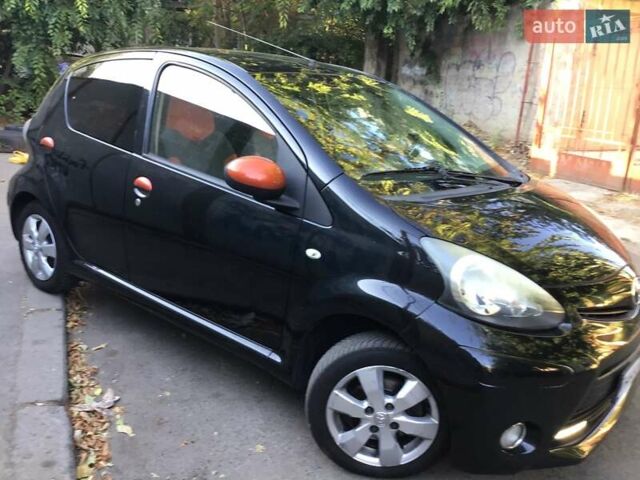 Чорний Тойота Айго, об'ємом двигуна 1 л та пробігом 262 тис. км за 5500 $, фото 3 на Automoto.ua
