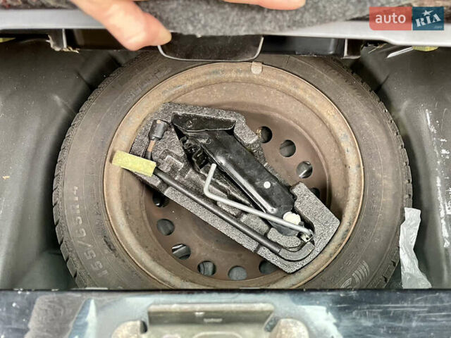 Черный Тойота Айго, объемом двигателя 1 л и пробегом 135 тыс. км за 4900 $, фото 9 на Automoto.ua