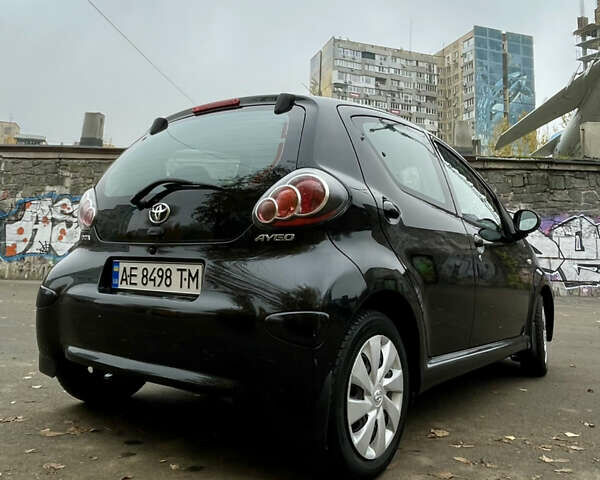 Черный Тойота Айго, объемом двигателя 1 л и пробегом 135 тыс. км за 4900 $, фото 4 на Automoto.ua