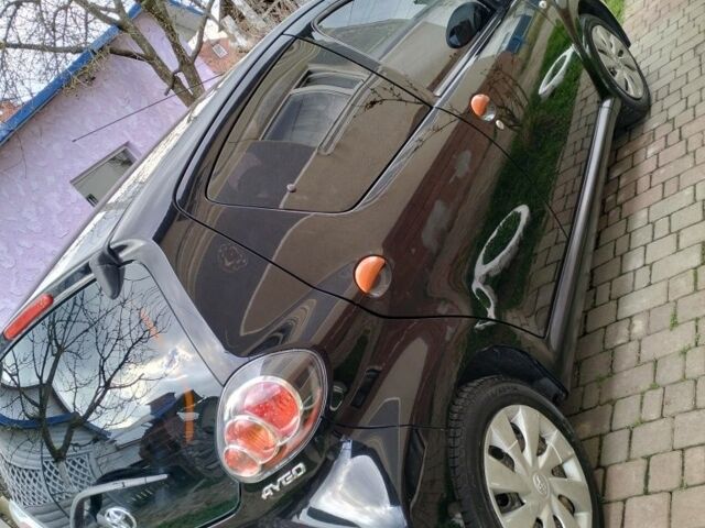 Черный Тойота Айго, объемом двигателя 1 л и пробегом 180 тыс. км за 6200 $, фото 3 на Automoto.ua