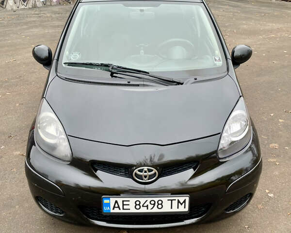 Черный Тойота Айго, объемом двигателя 1 л и пробегом 135 тыс. км за 4900 $, фото 19 на Automoto.ua