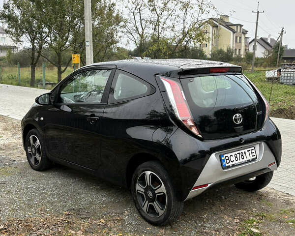 Чорний Тойота Айго, об'ємом двигуна 1 л та пробігом 116 тис. км за 7200 $, фото 5 на Automoto.ua
