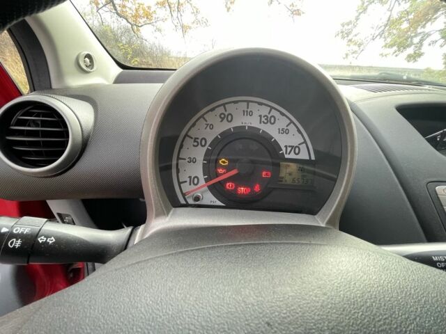 Красный Тойота Айго, объемом двигателя 1 л и пробегом 60 тыс. км за 3541 $, фото 13 на Automoto.ua