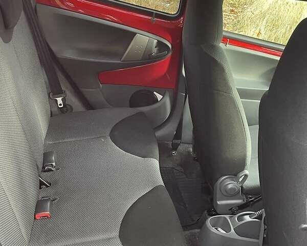 Красный Тойота Айго, объемом двигателя 1 л и пробегом 60 тыс. км за 3541 $, фото 9 на Automoto.ua