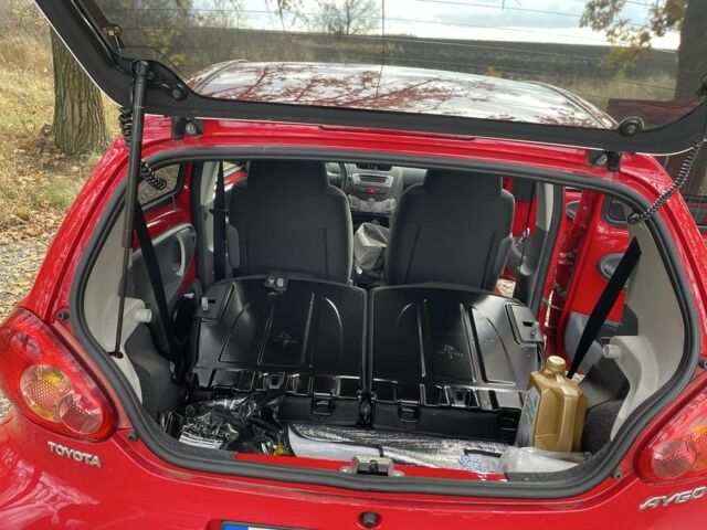 Красный Тойота Айго, объемом двигателя 1 л и пробегом 60 тыс. км за 3541 $, фото 15 на Automoto.ua