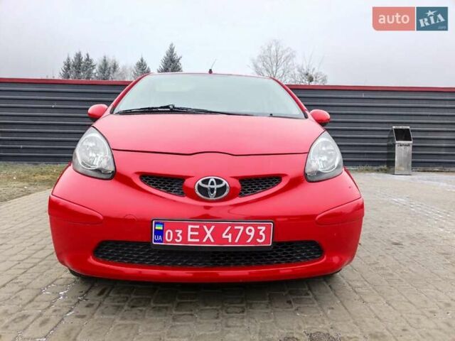 Красный Тойота Айго, объемом двигателя 1 л и пробегом 209 тыс. км за 4700 $, фото 7 на Automoto.ua
