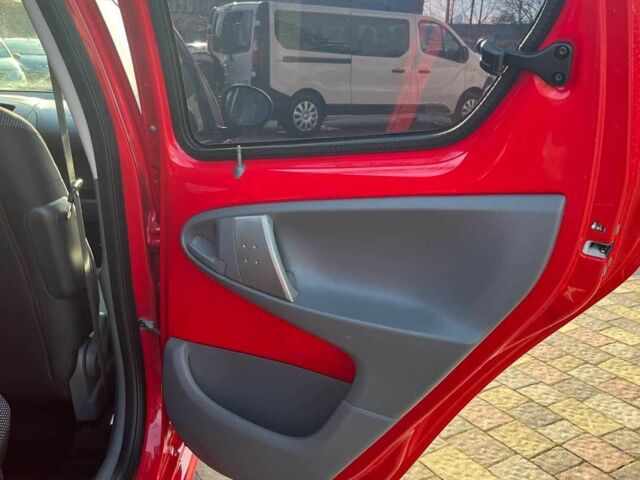 Красный Тойота Айго, объемом двигателя 1 л и пробегом 145 тыс. км за 4600 $, фото 14 на Automoto.ua