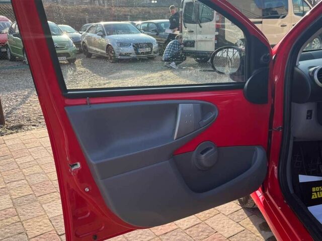 Красный Тойота Айго, объемом двигателя 1 л и пробегом 145 тыс. км за 4600 $, фото 9 на Automoto.ua