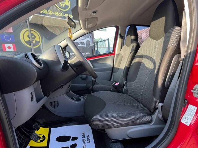 Красный Тойота Айго, объемом двигателя 1 л и пробегом 145 тыс. км за 4600 $, фото 10 на Automoto.ua