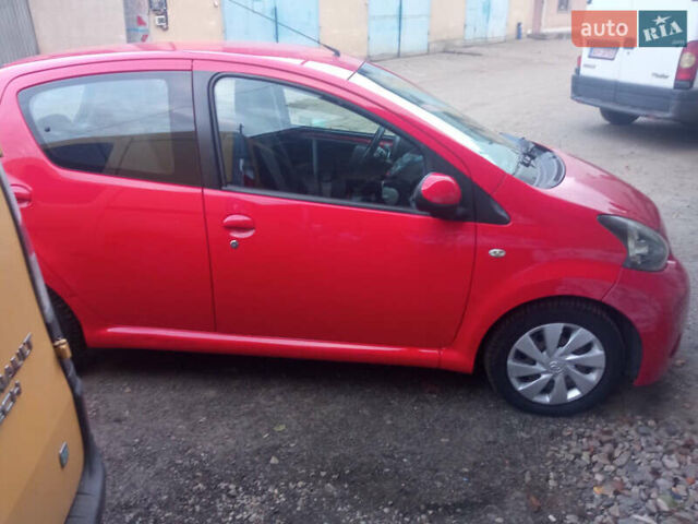 Красный Тойота Айго, объемом двигателя 1 л и пробегом 110 тыс. км за 7200 $, фото 3 на Automoto.ua