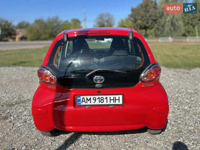 Червоний Тойота Айго, об'ємом двигуна 1 л та пробігом 102 тис. км за 5200 $, фото 5 на Automoto.ua