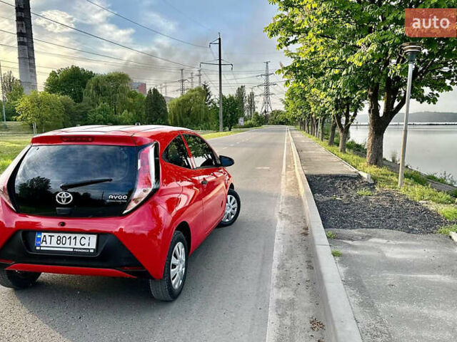 Красный Тойота Айго, объемом двигателя 1 л и пробегом 140 тыс. км за 7500 $, фото 16 на Automoto.ua