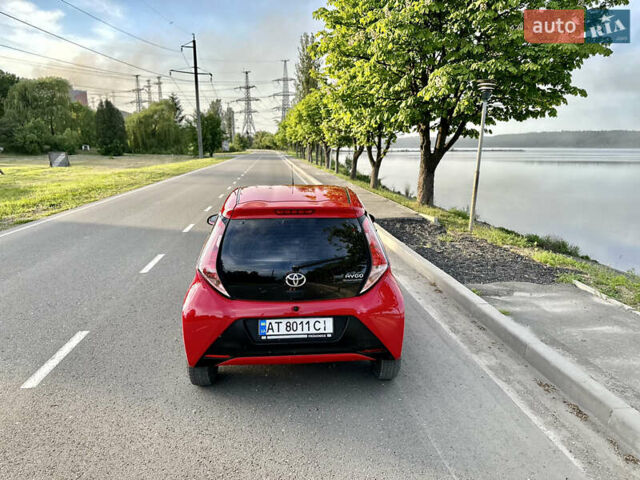 Красный Тойота Айго, объемом двигателя 1 л и пробегом 140 тыс. км за 7500 $, фото 15 на Automoto.ua