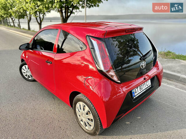 Красный Тойота Айго, объемом двигателя 1 л и пробегом 140 тыс. км за 7500 $, фото 24 на Automoto.ua