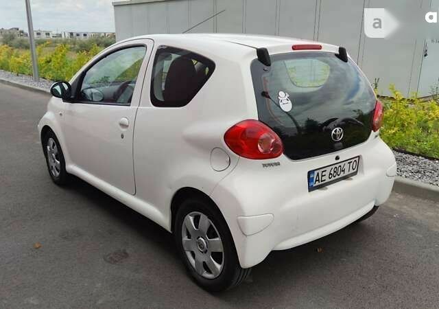 Тойота Айго, объемом двигателя 1 л и пробегом 69 тыс. км за 5700 $, фото 2 на Automoto.ua