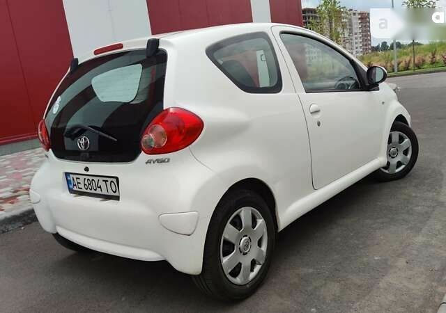 Тойота Айго, объемом двигателя 1 л и пробегом 69 тыс. км за 5700 $, фото 13 на Automoto.ua