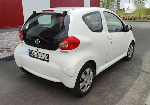Тойота Айго, объемом двигателя 1 л и пробегом 69 тыс. км за 5700 $, фото 3 на Automoto.ua