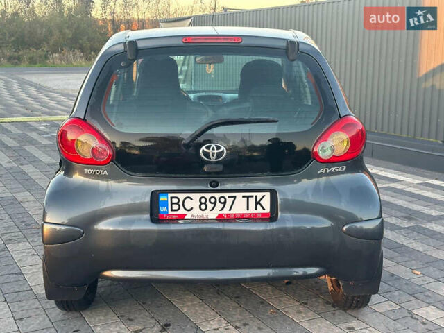 Тойота Айго, объемом двигателя 1 л и пробегом 170 тыс. км за 4000 $, фото 3 на Automoto.ua