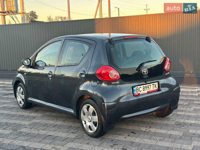 Тойота Айго, объемом двигателя 1 л и пробегом 170 тыс. км за 4000 $, фото 5 на Automoto.ua