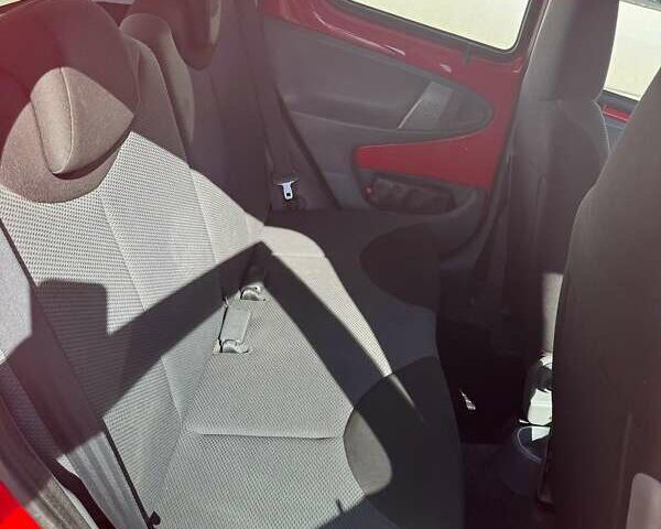 Тойота Айго, объемом двигателя 1 л и пробегом 220 тыс. км за 4300 $, фото 2 на Automoto.ua