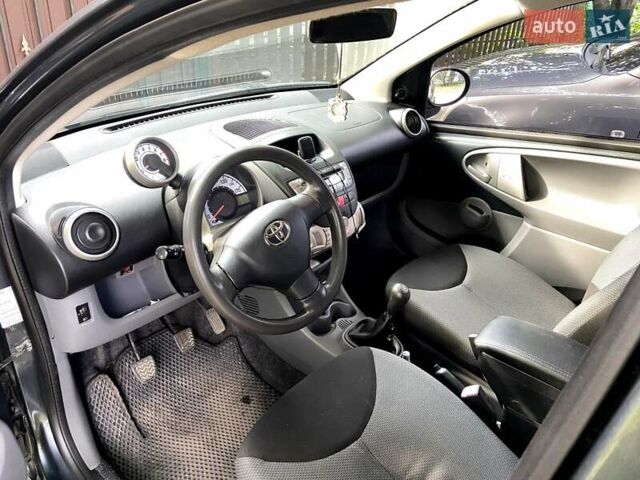 Тойота Айго, объемом двигателя 1 л и пробегом 155 тыс. км за 4400 $, фото 11 на Automoto.ua