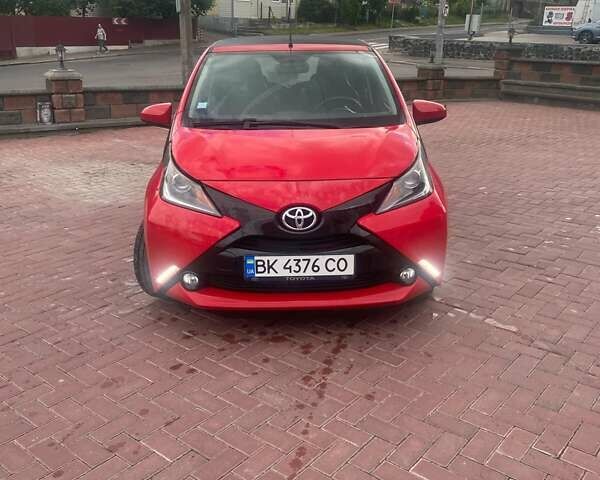 Тойота Айго, объемом двигателя 1 л и пробегом 95 тыс. км за 8500 $, фото 2 на Automoto.ua