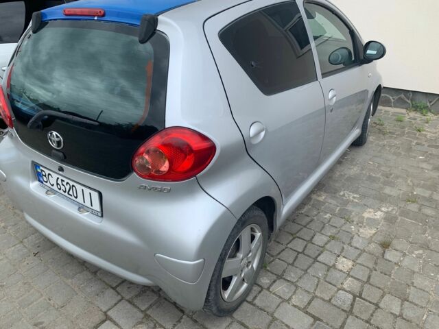Сірий Тойота Айго, об'ємом двигуна 1 л та пробігом 195 тис. км за 4100 $, фото 6 на Automoto.ua