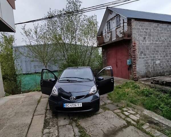 Серый Тойота Айго, объемом двигателя 1 л и пробегом 142 тыс. км за 4700 $, фото 23 на Automoto.ua