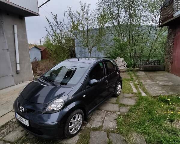Серый Тойота Айго, объемом двигателя 1 л и пробегом 142 тыс. км за 4700 $, фото 29 на Automoto.ua