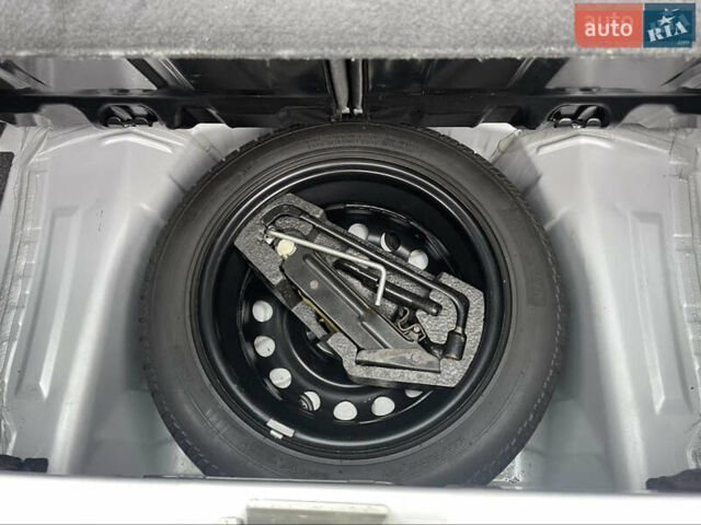 Серый Тойота Айго, объемом двигателя 1.78 л и пробегом 256 тыс. км за 4000 $, фото 4 на Automoto.ua