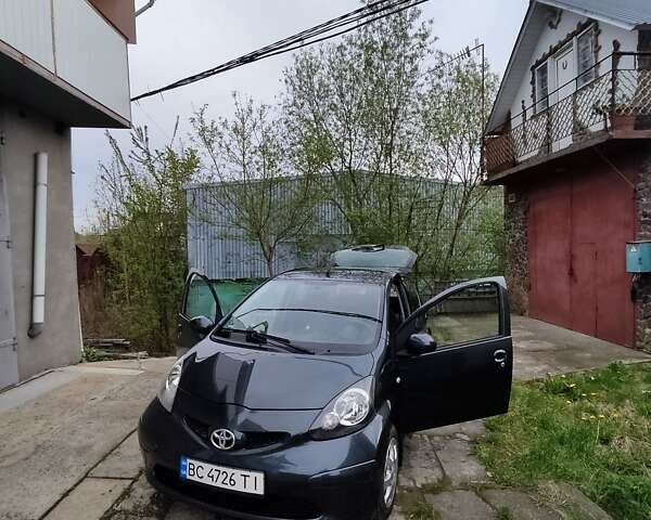 Серый Тойота Айго, объемом двигателя 1 л и пробегом 142 тыс. км за 4700 $, фото 18 на Automoto.ua