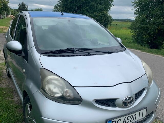 Сірий Тойота Айго, об'ємом двигуна 1 л та пробігом 195 тис. км за 4100 $, фото 4 на Automoto.ua
