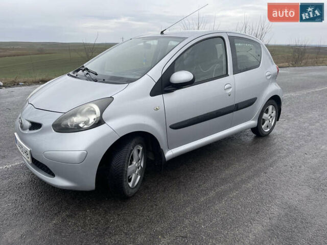 Серый Тойота Айго, объемом двигателя 1.78 л и пробегом 256 тыс. км за 4000 $, фото 1 на Automoto.ua