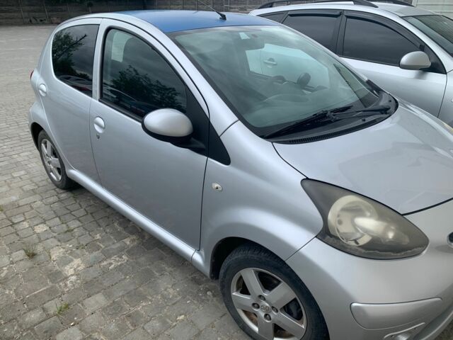 Сірий Тойота Айго, об'ємом двигуна 1 л та пробігом 195 тис. км за 4100 $, фото 8 на Automoto.ua