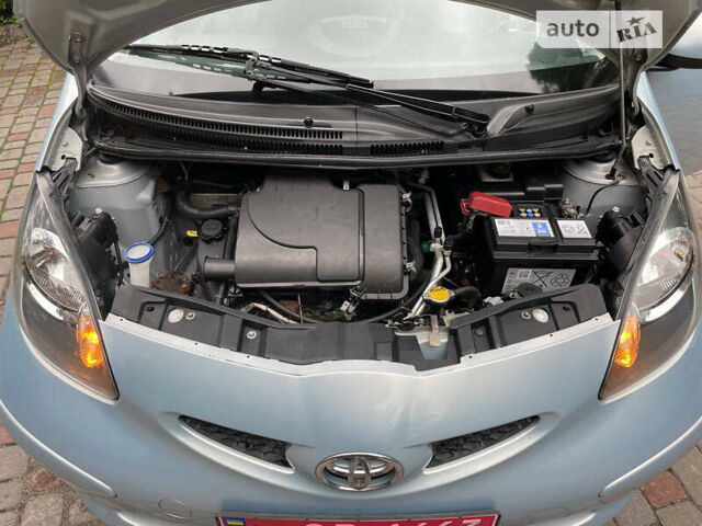 Сірий Тойота Айго, об'ємом двигуна 0 л та пробігом 142 тис. км за 4470 $, фото 40 на Automoto.ua