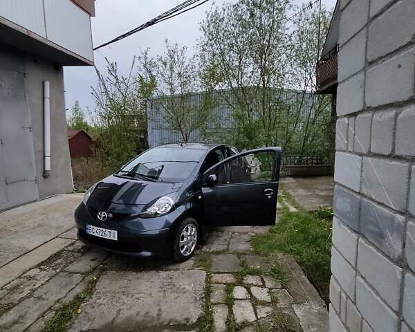Серый Тойота Айго, объемом двигателя 1 л и пробегом 142 тыс. км за 4700 $, фото 31 на Automoto.ua