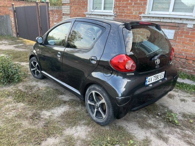Сірий Тойота Айго, об'ємом двигуна 1 л та пробігом 180 тис. км за 3500 $, фото 5 на Automoto.ua