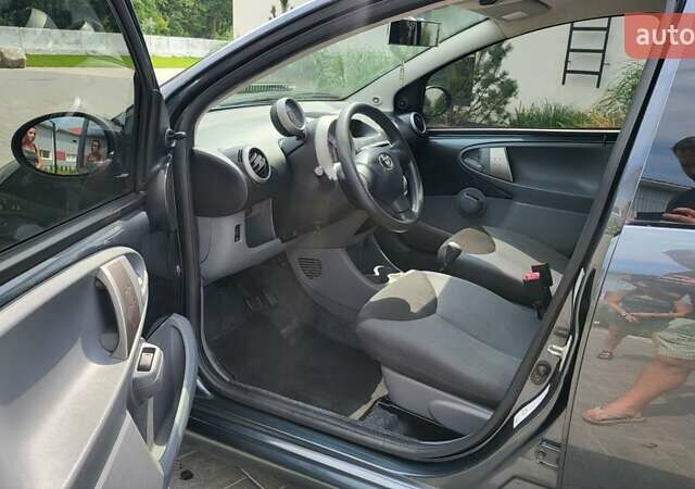 Тойота Айго 2007 в Луцке на Automoto.ua Серый Тойота Айго, объемом двигателя 1 л и пробегом 174 тыс. км за 5750 $, фото 12 на Automoto.ua