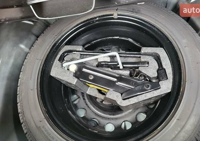 Сірий Тойота Айго, об'ємом двигуна 1 л та пробігом 175 тис. км за 5750 $, фото 18 на Automoto.ua