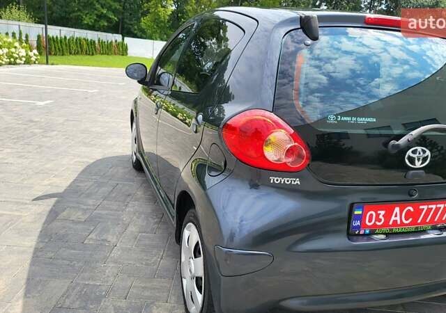 Сірий Тойота Айго, об'ємом двигуна 1 л та пробігом 175 тис. км за 5750 $, фото 9 на Automoto.ua