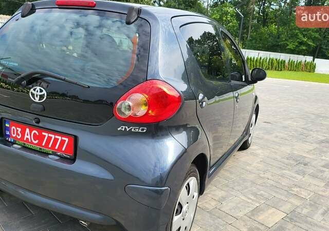Сірий Тойота Айго, об'ємом двигуна 1 л та пробігом 175 тис. км за 5750 $, фото 5 на Automoto.ua