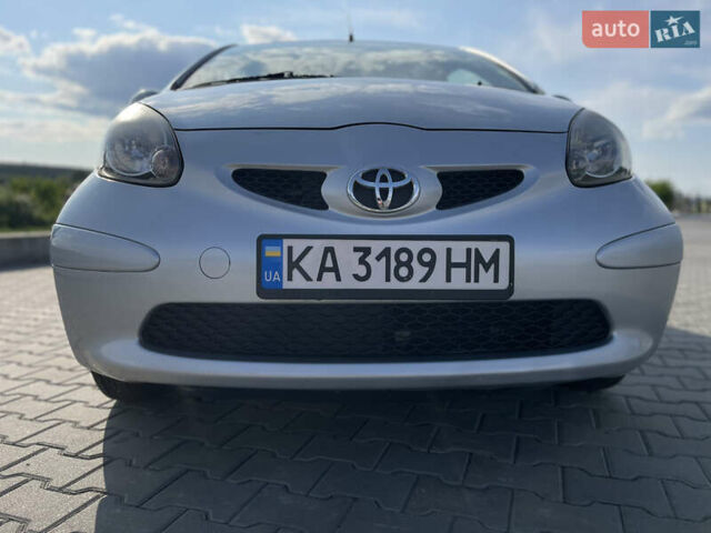 Серый Тойота Айго, объемом двигателя 1 л и пробегом 254 тыс. км за 5900 $, фото 33 на Automoto.ua