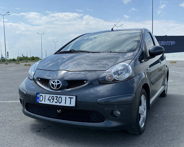 Серый Тойота Айго, объемом двигателя 1 л и пробегом 99 тыс. км за 5550 $, фото 7 на Automoto.ua