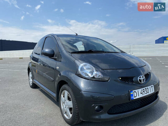 Серый Тойота Айго, объемом двигателя 1 л и пробегом 99 тыс. км за 5550 $, фото 11 на Automoto.ua
