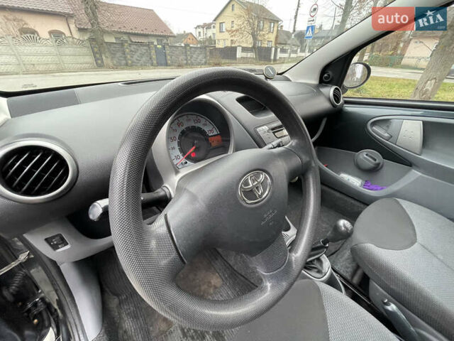 Серый Тойота Айго, объемом двигателя 1 л и пробегом 172 тыс. км за 3650 $, фото 14 на Automoto.ua