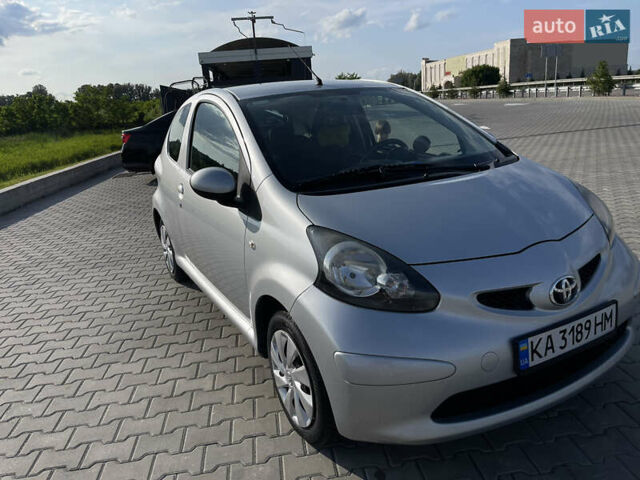 Серый Тойота Айго, объемом двигателя 1 л и пробегом 254 тыс. км за 5900 $, фото 10 на Automoto.ua