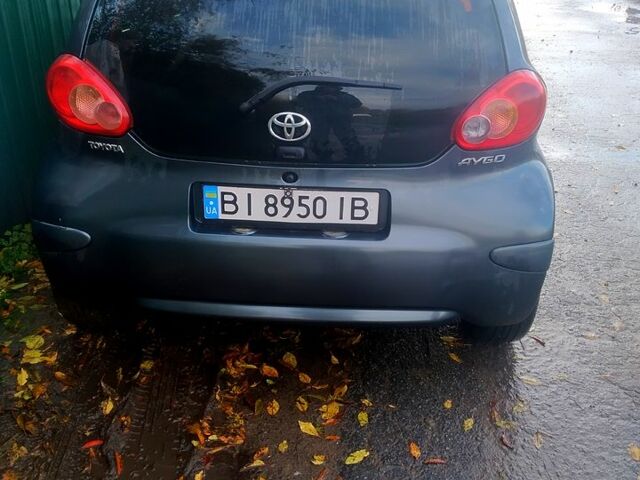 Тойота Айго 2008 в Хороле на Automoto.ua Серый Тойота Айго, объемом двигателя 1 л и пробегом 177 тыс. км за 5100 $, фото 2 на Automoto.ua