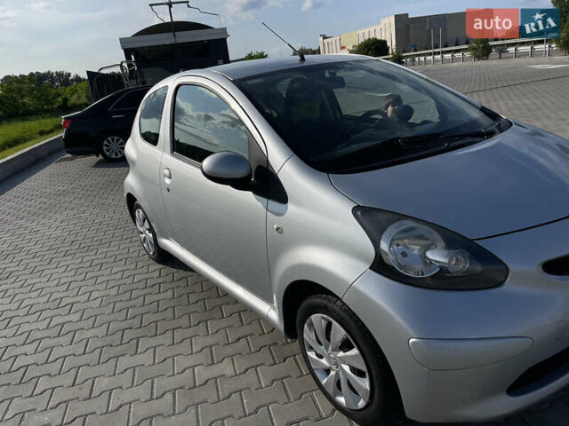Серый Тойота Айго, объемом двигателя 1 л и пробегом 254 тыс. км за 5900 $, фото 9 на Automoto.ua