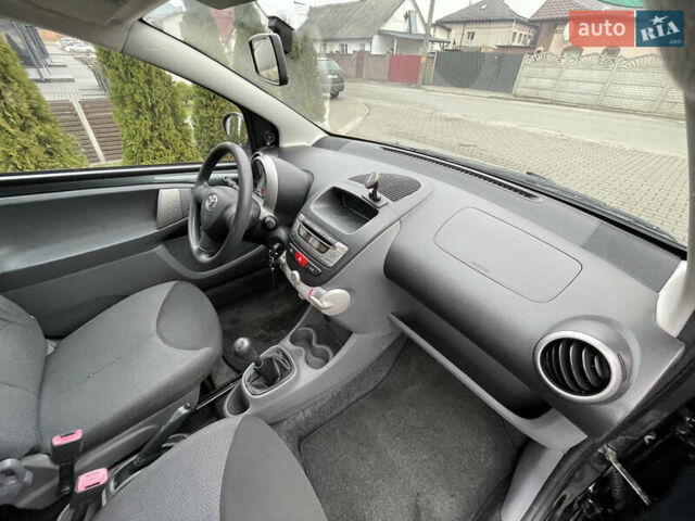 Серый Тойота Айго, объемом двигателя 1 л и пробегом 172 тыс. км за 3650 $, фото 19 на Automoto.ua